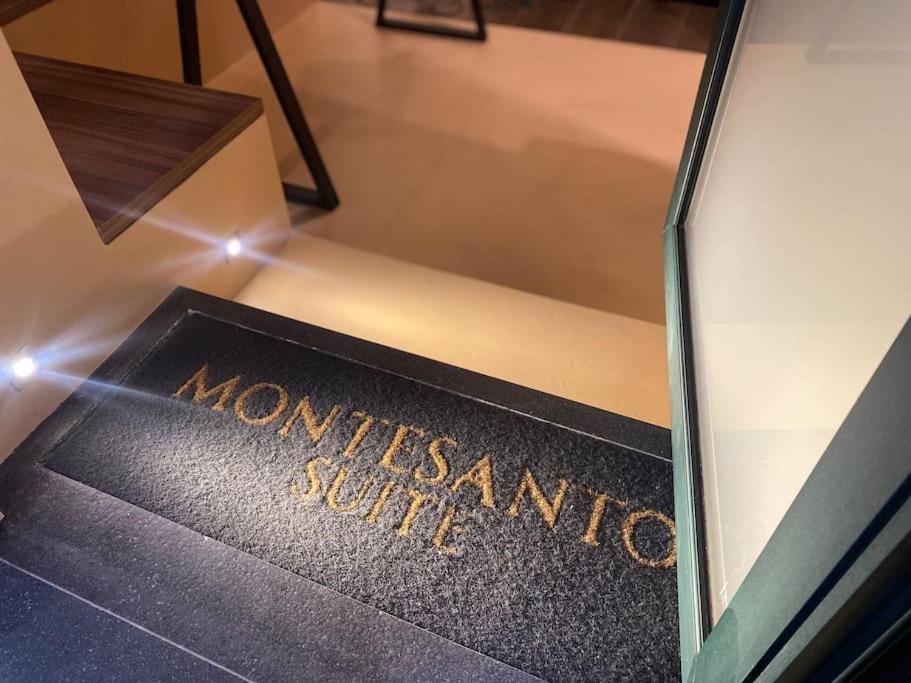 Montesantogroup Suite House Nel Centro Di Napoli Esterno foto