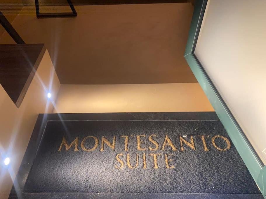 Montesantogroup Suite House Nel Centro Di Napoli Esterno foto