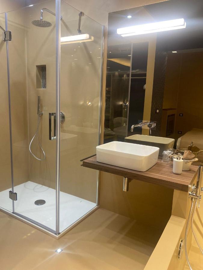 Montesantogroup Suite House Nel Centro Di Napoli Esterno foto
